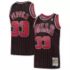 Men's Chicago Bulls Scottie Pippen #33 Swingman NBA Classic Jersey 1995/96 - buybasketballnow.net